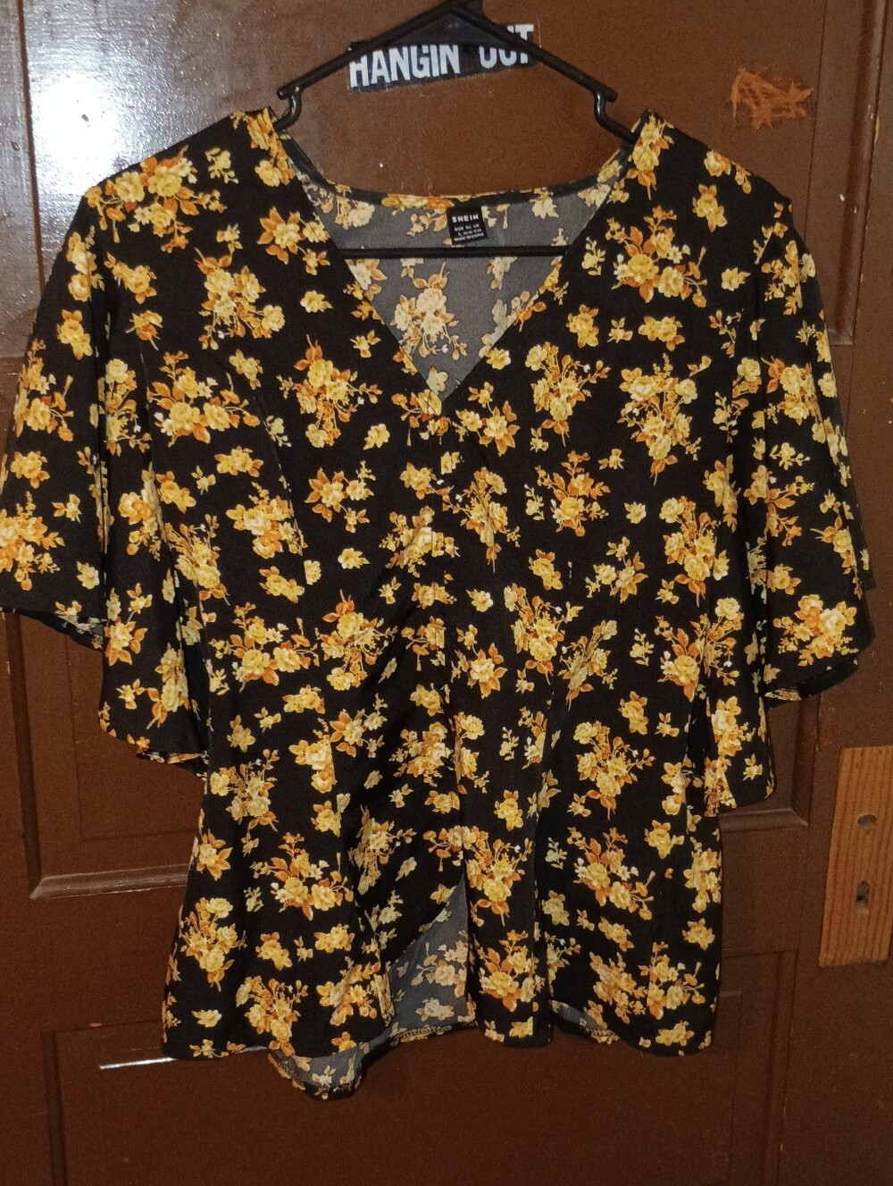 EUC SHEIN Bat Wing Sleeve Floral Blouse L